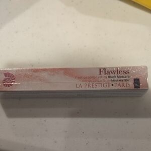 La Prestige Flawless Black Mascara